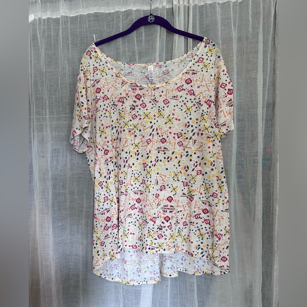LuLaRoe Morgan Patterned XXL Tee